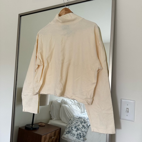 NWT Monrow Fuzzy Turtleneck In Ivory Size M - Picture 3 of 5
